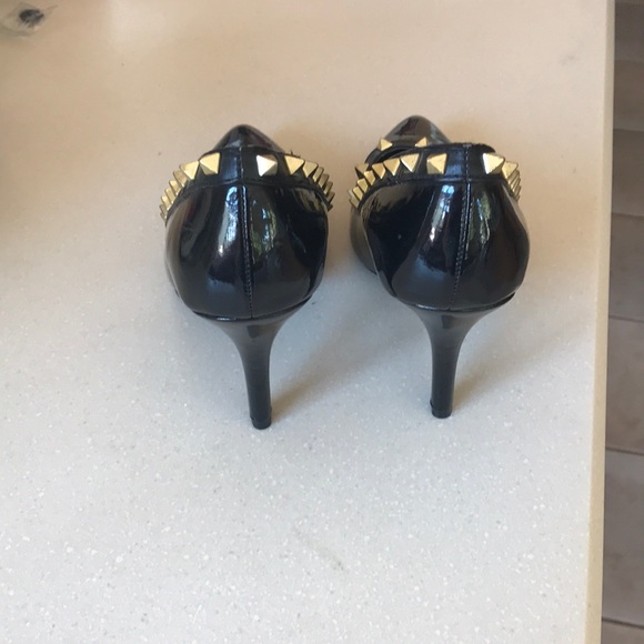 Shoes - Picture 2 of 4